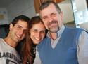 José Sebastião (direita), esposa e filho