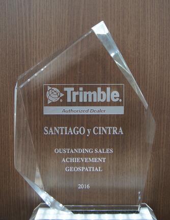Santiago & Cintra ganha prêmio por desempenho excepcional
